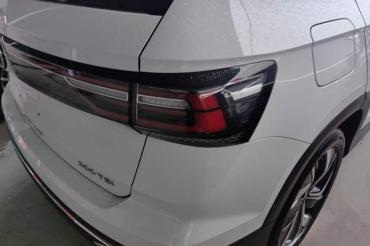 Used Volkswagen Tharu 2023 300TSI Two-Wheel-Drive Full Moon Edition Exterior 6