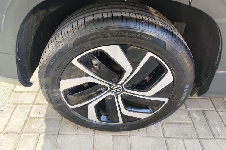 Used Volkswagen Tharu 2023 300TSI Two-Wheel-Drive Full Moon Edition Exterior 8
