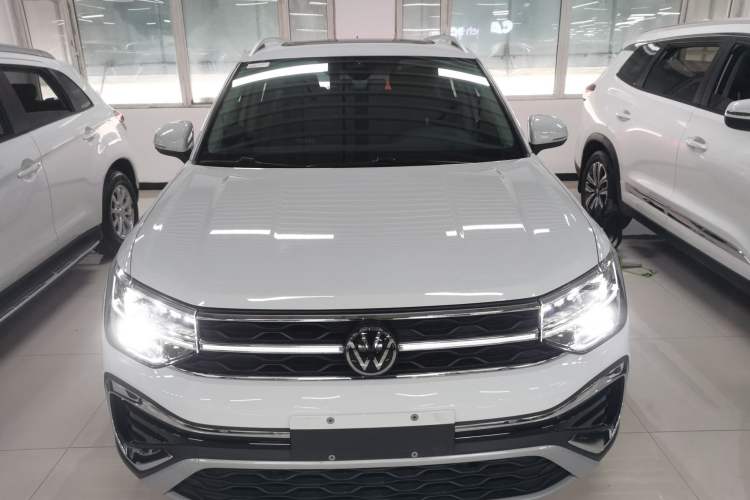 Used Volkswagen Tharu 2023 300TSI Two-Wheel-Drive Full Moon Edition Front