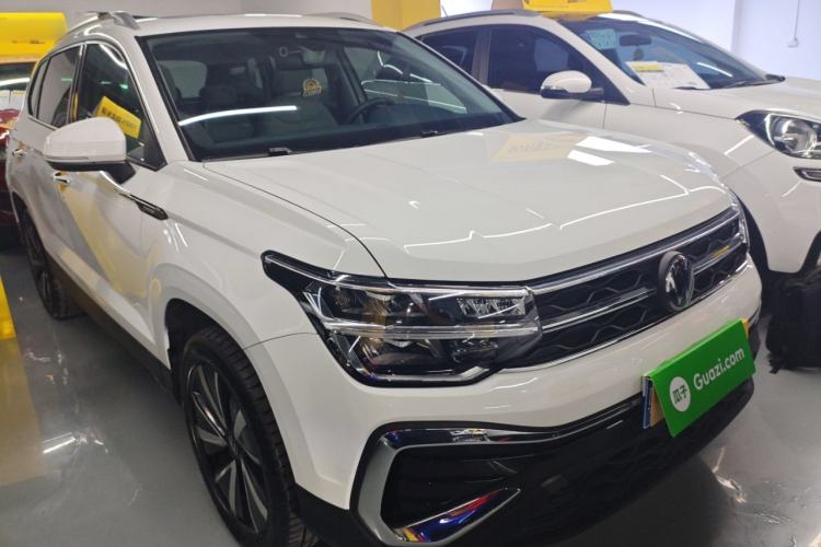Used Volkswagen Tharu 2023 300TSI Two-Wheel-Drive Moonlight Edition Front Right 45 Deg