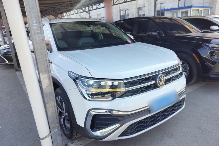 Used Volkswagen Tharu 2023 300TSI Two-Wheel-Drive Full Moon Edition Front Right 45 Deg