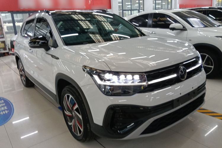Used Volkswagen Tharu 2023 300TSI Two-Wheel-Drive Full Moon Edition Front Right 45 Deg