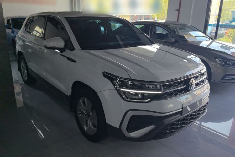 Used Volkswagen Tharu 2023 300TSI Two-Wheel-Drive Crescent Edition Front Right 45 Deg