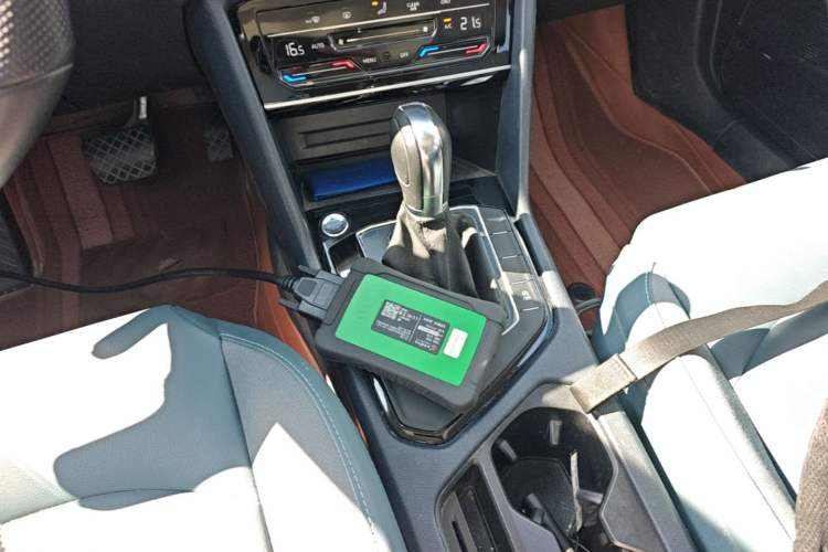 Used Volkswagen Tharu 2023 300TSI Two-Wheel-Drive Moonlight Edition Gear Lever