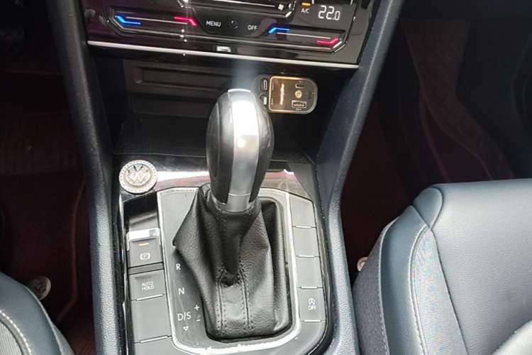 Used Volkswagen Tharu 2023 300TSI Two-Wheel-Drive Moonlight Edition Gear Lever