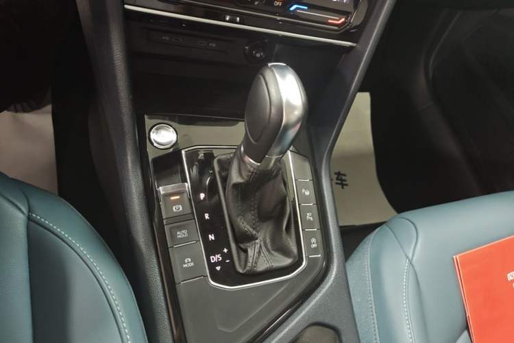Used Volkswagen Tharu 2023 300TSI Two-Wheel-Drive Moon Luxury Edition Gear Lever