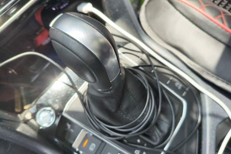 Used Volkswagen Tharu 2023 300TSI Two-Wheel-Drive Moonlight Edition Gear Lever
