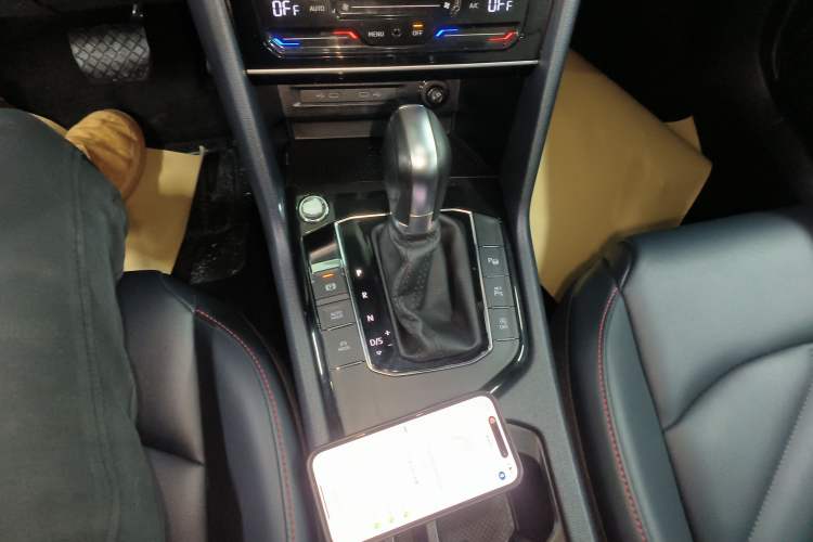 Used Volkswagen Tharu 2023 300TSI Two-Wheel-Drive Moon Luxury Edition Gear Lever
