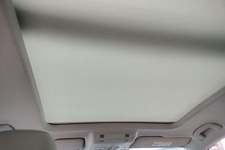 Used Volkswagen Tharu 2023 300TSI Two-Wheel-Drive Moonlight Edition Headliner