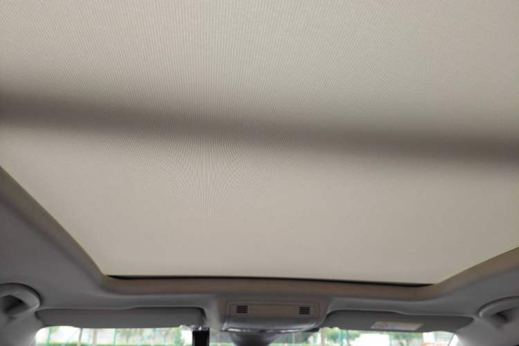 Used Volkswagen Tharu 2023 300TSI Two-Wheel-Drive Full Moon Edition Headliner