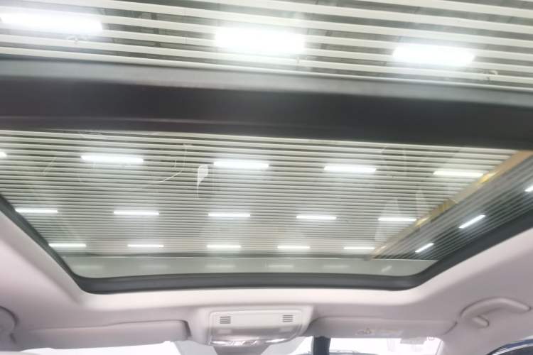 Used Volkswagen Tharu 2023 300TSI Two-Wheel-Drive Full Moon Edition Headliner