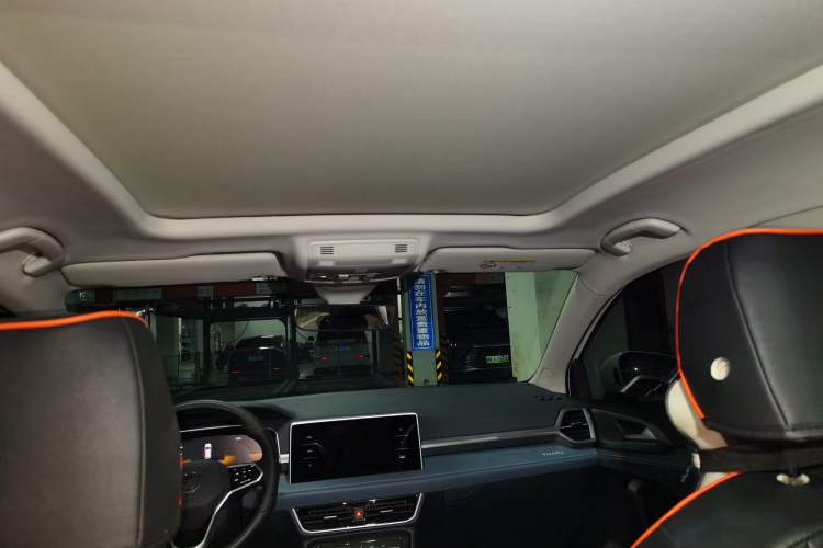 Used Volkswagen Tharu 2023 300TSI Two-Wheel-Drive Moonlight Edition Headliner