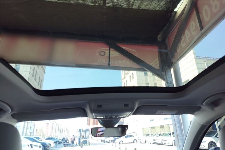 Used Volkswagen Tharu 2023 300TSI Two-Wheel-Drive Full Moon Edition Headliner