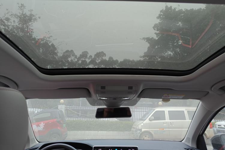 Used Volkswagen Tharu 2023 300TSI Two-Wheel-Drive Moon Luxury Edition Headliner