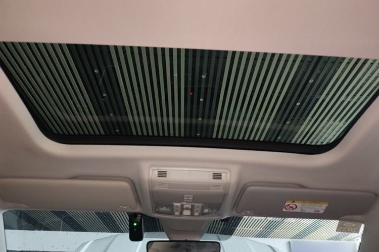Used Volkswagen Tharu 2023 300TSI Two-Wheel-Drive Full Moon Edition Headliner