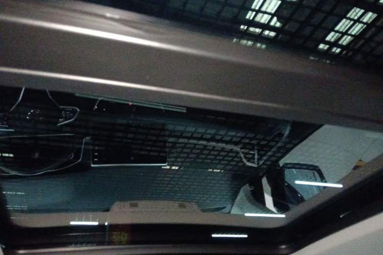 Used Volkswagen Tharu 2023 300TSI Two-Wheel-Drive Full Moon Edition Headliner