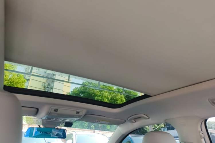 Used Volkswagen Tharu 2023 300TSI Two-Wheel-Drive Moonlight Edition Headliner