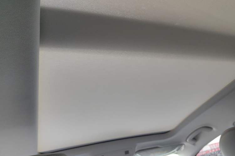 Used Volkswagen Tharu 2023 300TSI Two-Wheel-Drive Full Moon Edition Headliner