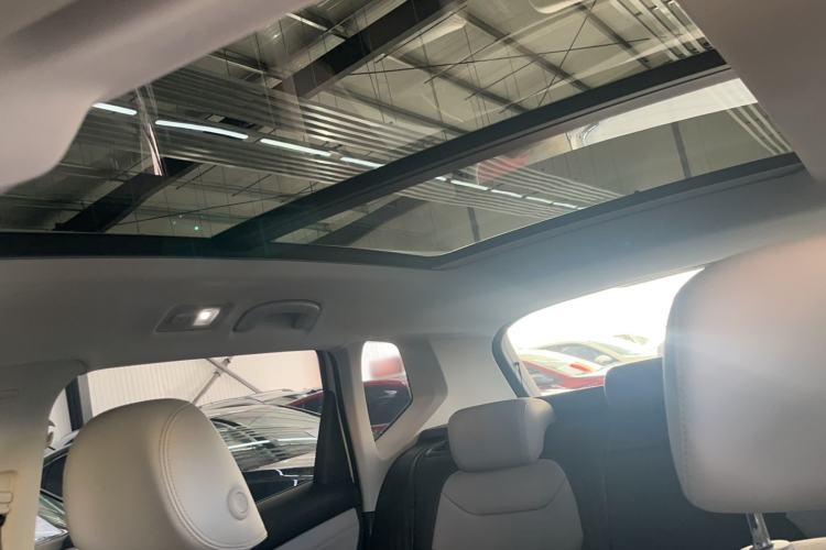 Used Volkswagen Tharu 2023 300TSI Two-Wheel-Drive Full Moon Edition Headliner