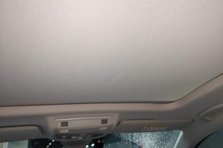 Used Volkswagen Tharu 2023 300TSI Two-Wheel-Drive Full Moon Edition Headliner