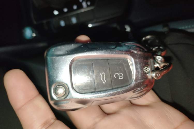 Used Volkswagen Tharu 2023 300TSI Two-Wheel-Drive Moonlight Edition
