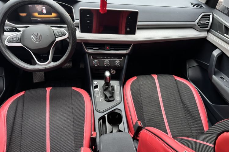Used Volkswagen Tharu 2023 300TSI Two-Wheel-Drive Crescent Edition Interior 1
