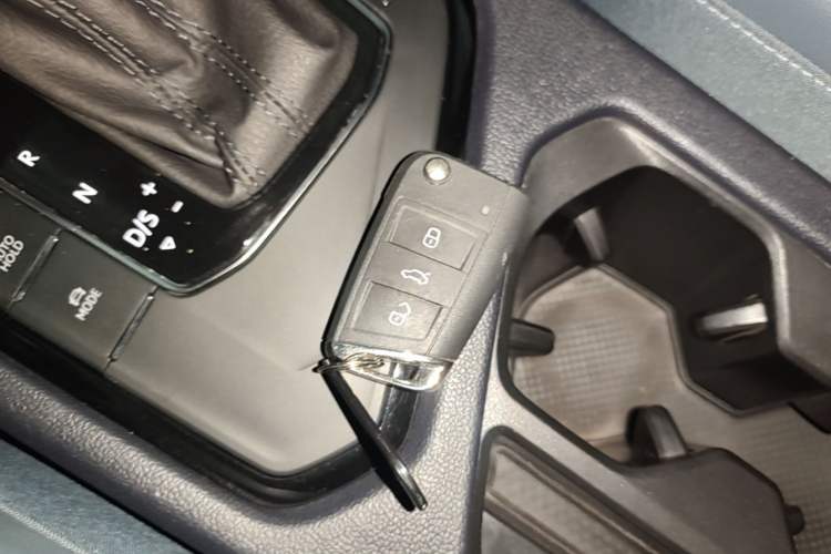 Used Volkswagen Tharu 2023 300TSI Two-Wheel-Drive Full Moon Edition Interior 1