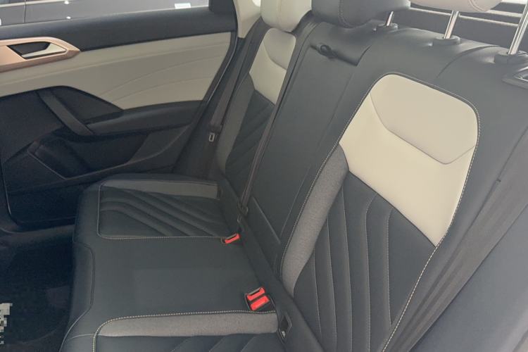 Used Volkswagen Tharu 2023 300TSI Two-Wheel-Drive Full Moon Edition Interior 1