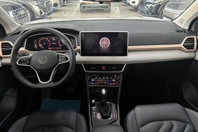 Used Volkswagen Tharu 2023 300TSI Two-Wheel-Drive Full Moon Edition Interior 1