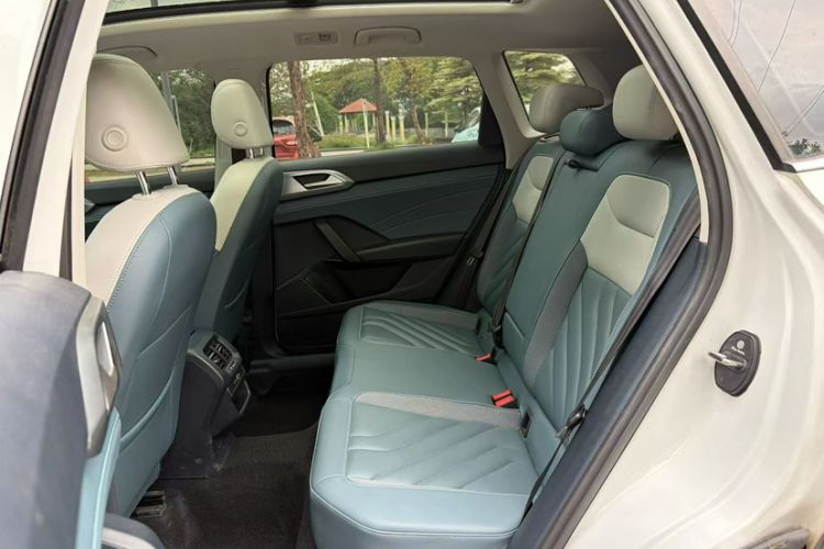 Used Volkswagen Tharu 2023 300TSI Two-Wheel-Drive Full Moon Edition Interior 2
