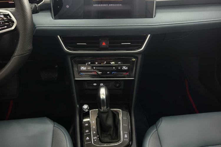 Used Volkswagen Tharu 2023 300TSI Two-Wheel-Drive Full Moon Edition Interior 2
