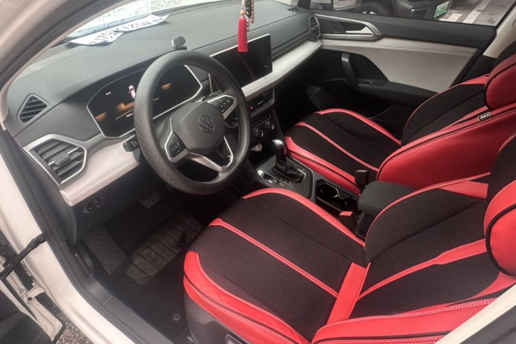 Used Volkswagen Tharu 2023 300TSI Two-Wheel-Drive Crescent Edition Interior 2