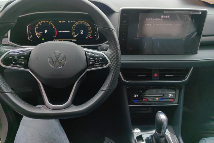 Used Volkswagen Tharu 2023 300TSI Two-Wheel-Drive Full Moon Edition Interior 2