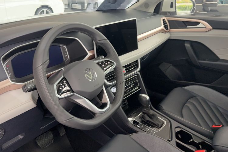 Used Volkswagen Tharu 2023 300TSI Two-Wheel-Drive Full Moon Edition Interior 2