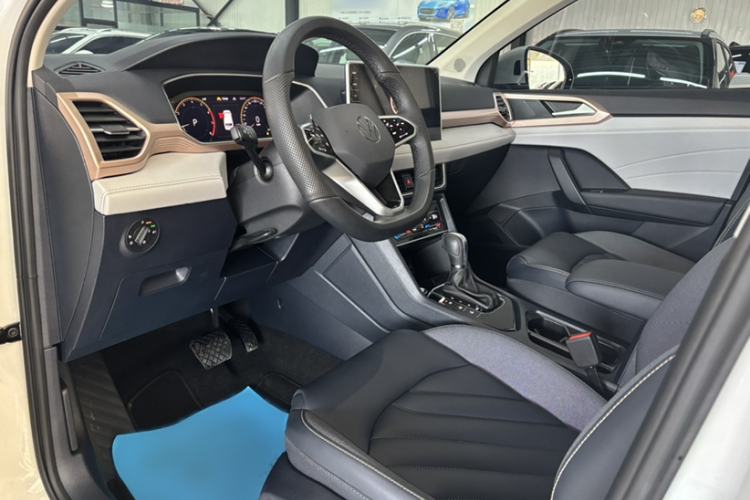 Used Volkswagen Tharu 2023 300TSI Two-Wheel-Drive Full Moon Edition Interior 2