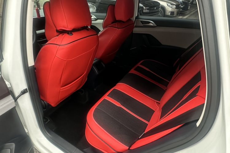 Used Volkswagen Tharu 2023 300TSI Two-Wheel-Drive Crescent Edition Interior 3