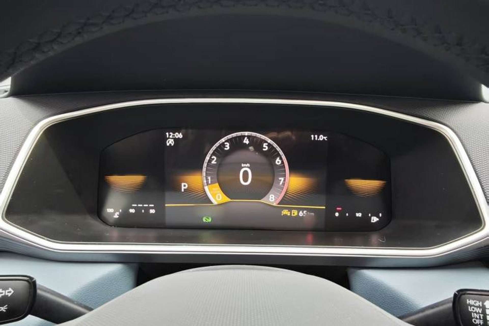 Used Volkswagen Tharu 2023 300TSI Two-Wheel-Drive Moonlight Edition Interior 6
