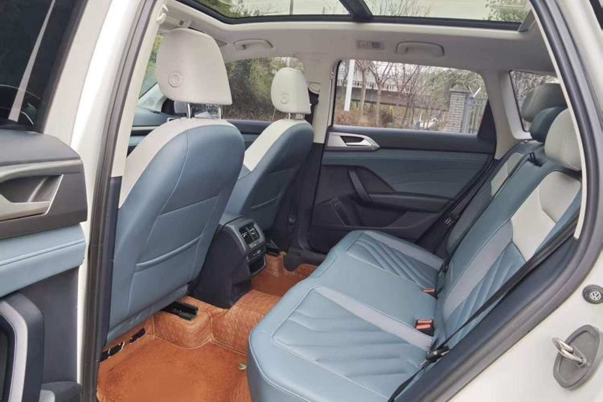 Used Volkswagen Tharu 2023 300TSI Two-Wheel-Drive Moonlight Edition Interior 7