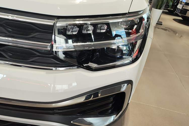 Used Volkswagen Tharu 2023 300TSI Two-Wheel-Drive Full Moon Edition Left Front Headlight