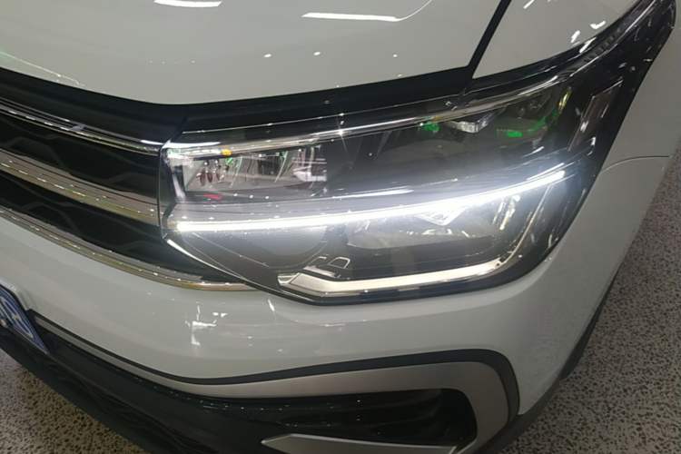 Used Volkswagen Tharu 2023 300TSI Two-Wheel-Drive Crescent Edition Left Front Headlight