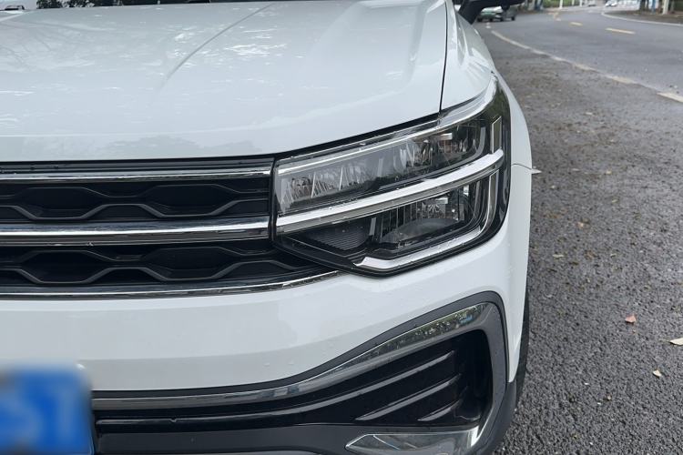 Used Volkswagen Tharu 2023 300TSI Two-Wheel-Drive Moonlight Edition
