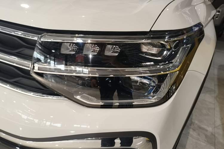 Used Volkswagen Tharu 2023 300TSI Two-Wheel-Drive Full Moon Edition Left Front Headlight