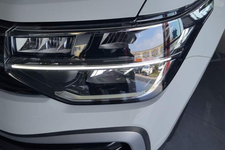 Used Volkswagen Tharu 2023 300TSI Two-Wheel-Drive Crescent Edition Left Front Headlight