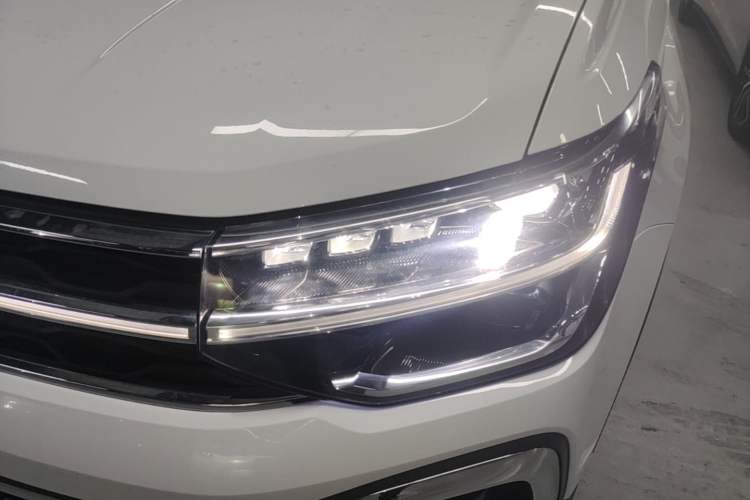 Used Volkswagen Tharu 2023 300TSI Two-Wheel-Drive Full Moon Edition Left Front Headlight