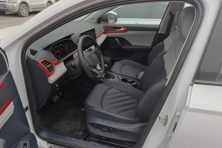 Used Volkswagen Tharu 2023 300TSI Two-Wheel-Drive Moon Luxury Edition Left Front Seat