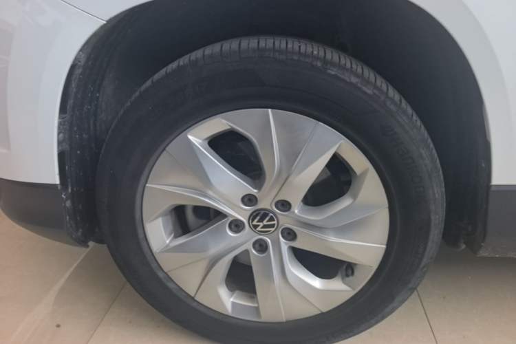 Used Volkswagen Tharu 2023 300TSI Two-Wheel-Drive Crescent Edition Left Front Wheel Hub