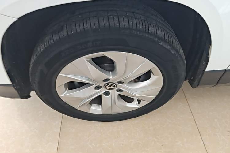 Used Volkswagen Tharu 2023 300TSI Two-Wheel-Drive Crescent Edition Left Front Wheel Hub