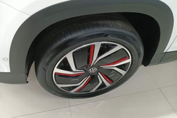 Used Volkswagen Tharu 2023 300TSI Two-Wheel-Drive Moon Luxury Edition Left Front Wheel Hub