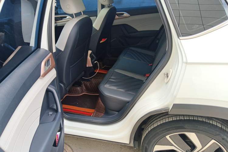 Used Volkswagen Tharu 2023 300TSI Two-Wheel-Drive Full Moon Edition Left Rear Seat