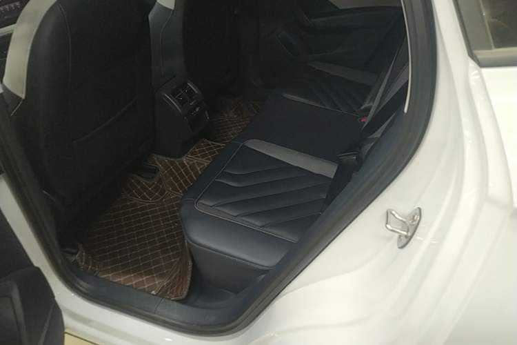 Used Volkswagen Tharu 2023 300TSI Two-Wheel-Drive Moonlight Edition Left Rear Seat